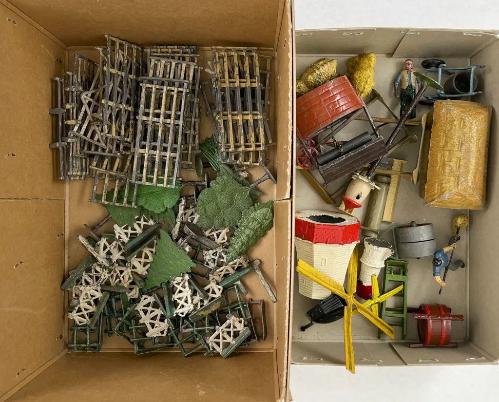 Collection Mainly Britians Farm Yard Accessories Image 1++