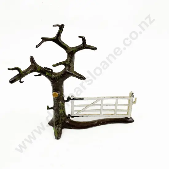Mainly Britains Farm Series Yard Accessories People