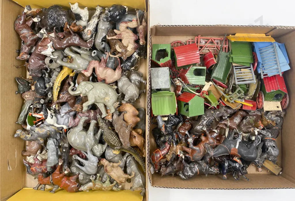Qty Britains and Other Manufacture Broken Farm Yard and Zoo Animals Image 1++