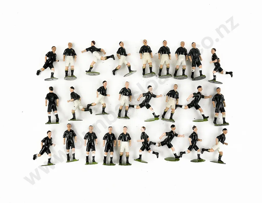 Britains Football Two Teams Black and White 29pces Image 1++