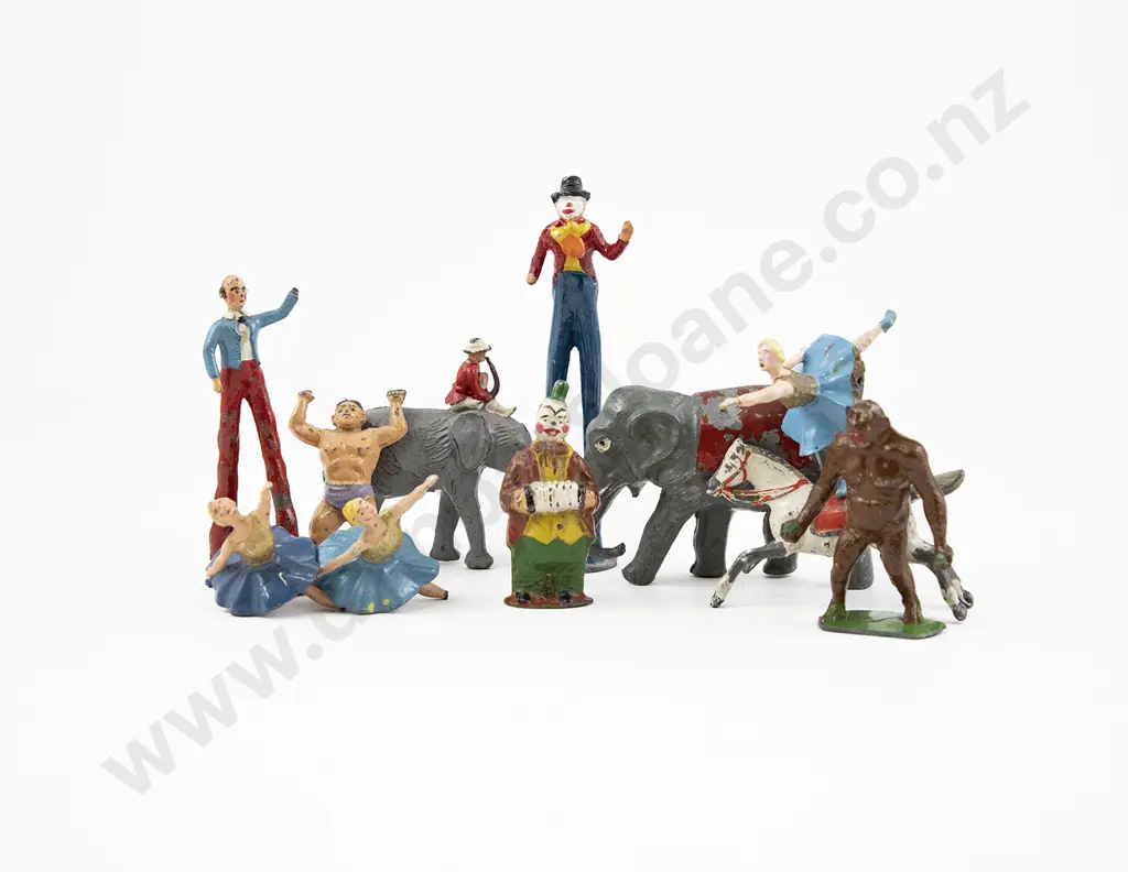 Mixed Manufacture Circus Figures 10pces Image 1++