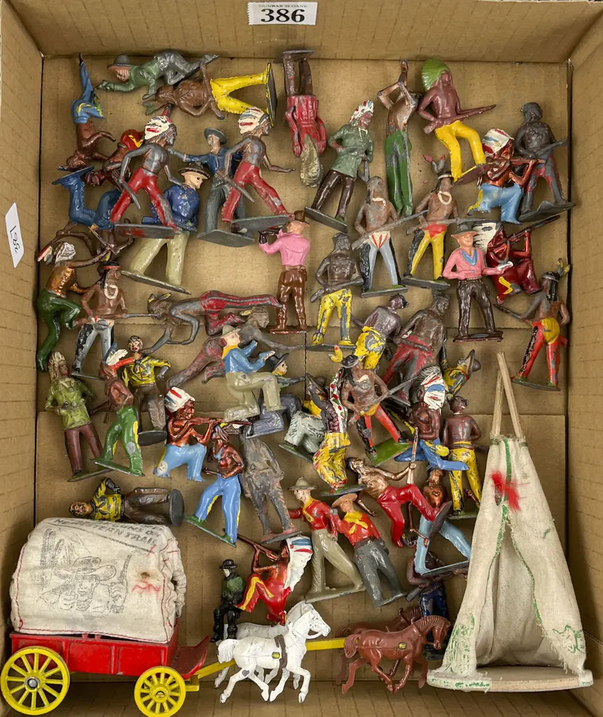 Covered Wagon with Cowboys and Indians 50pces Image 1++