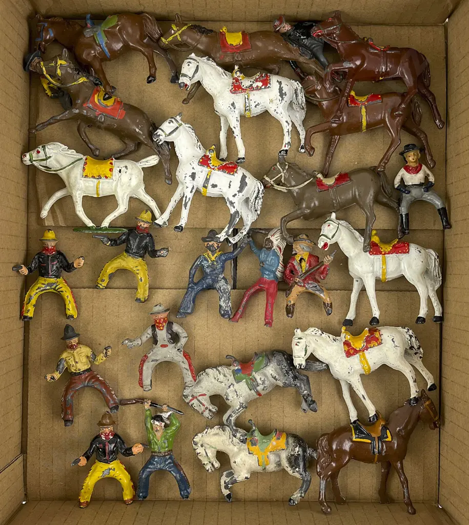 Mixed Manufacture 2pce Mounted Cowboys and Cowgirls Image 1++