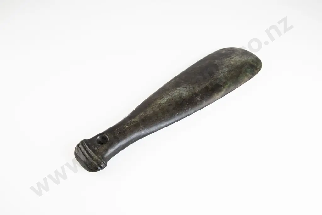 A Good 18th Century Mere Pounamu Image 1++
