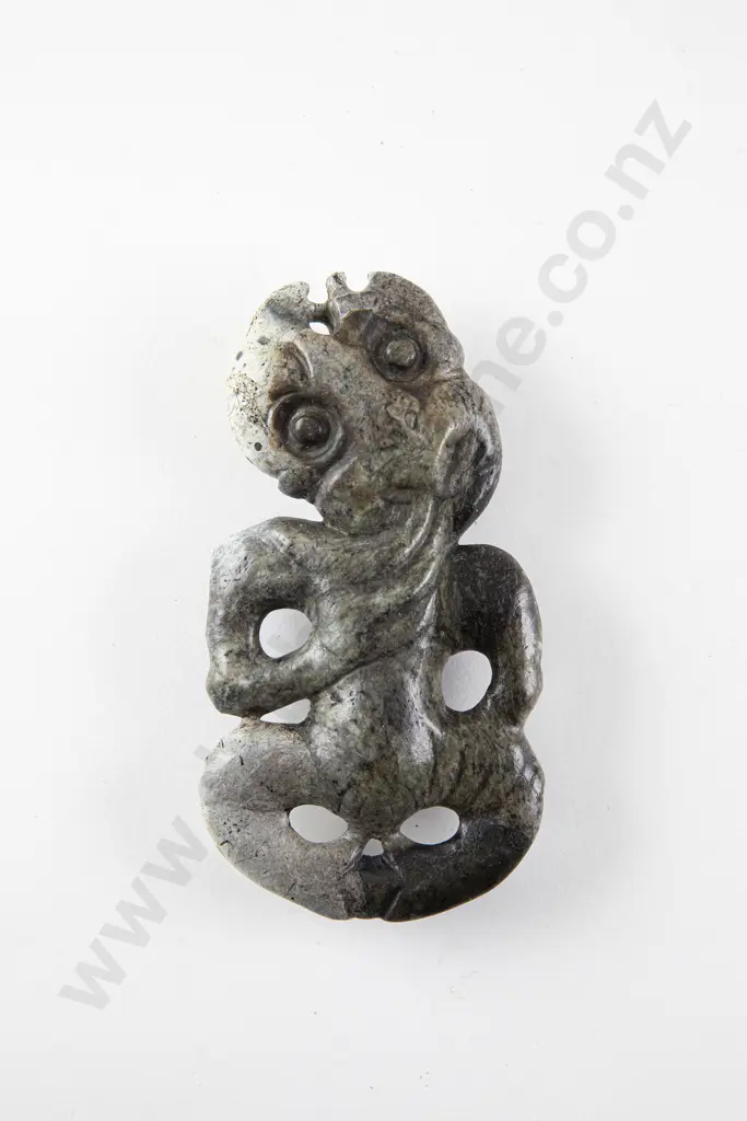 A Rare And Important 18th Century Hei Tiki Image 1++