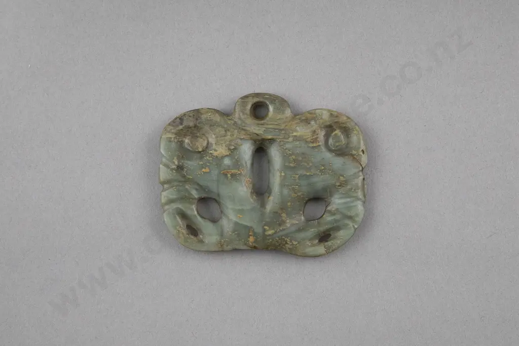 Pounamu Pekapeka Image 1++