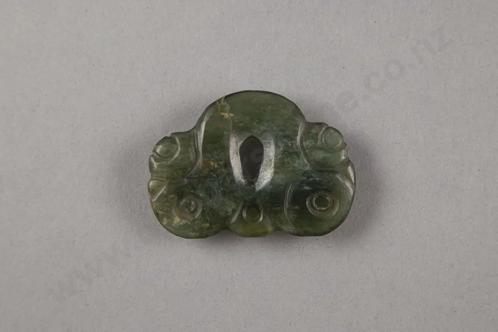 Tangiwai Pekapeka (Bowenite Pendant) Image 1++