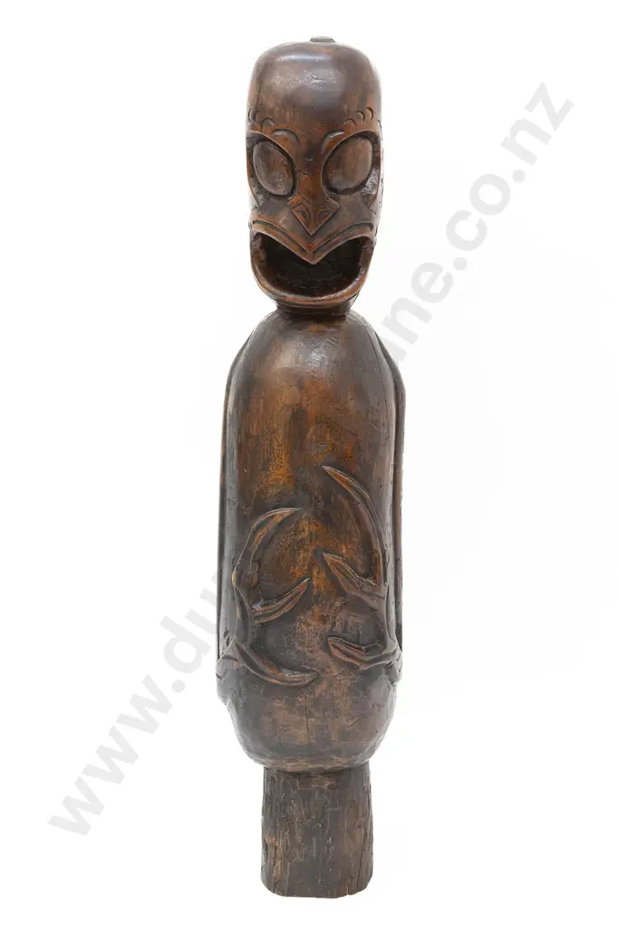 A Pou Whakairo Carved In The Manor Of A Maori Burial Chest Image 1++