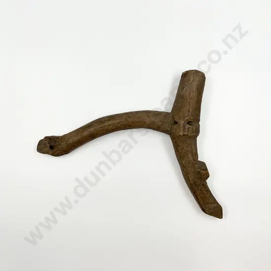 A Mutu Kaka (Bird Perch)