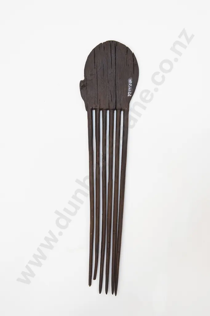 A Rare Pre-European Stone Tooled Heru (Comb) Image 1++