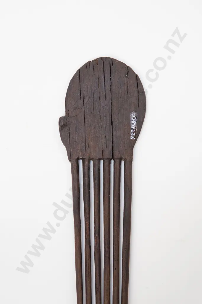 A Rare Pre-European Stone Tooled Heru (Comb) Image 1++