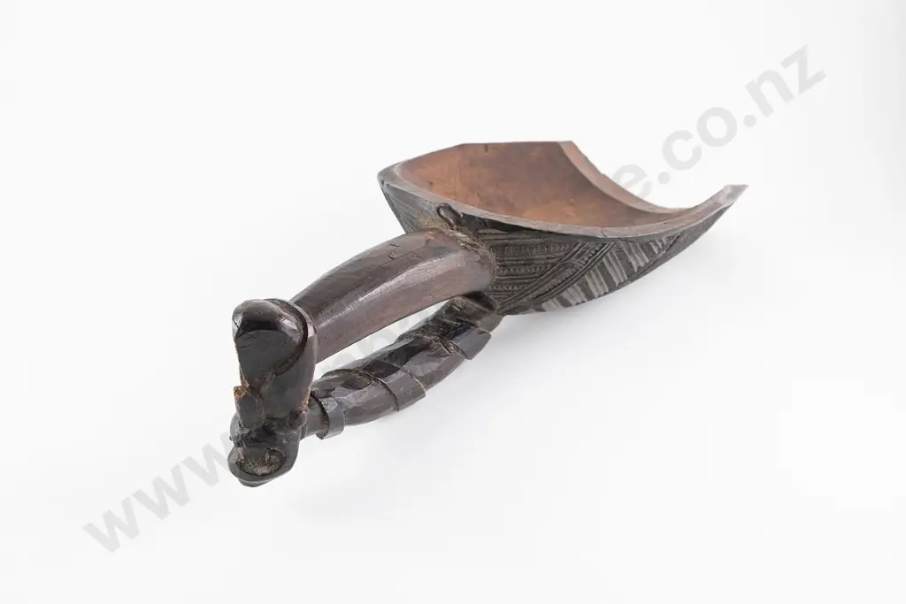 A Rare 19th Century Tiheru (Canoe Bailer) Image 1++
