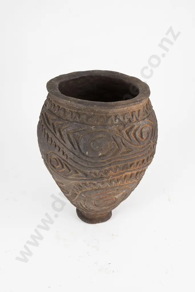 A Papua New Guinea Ceremonial Spirit Head Vessel Image 1++