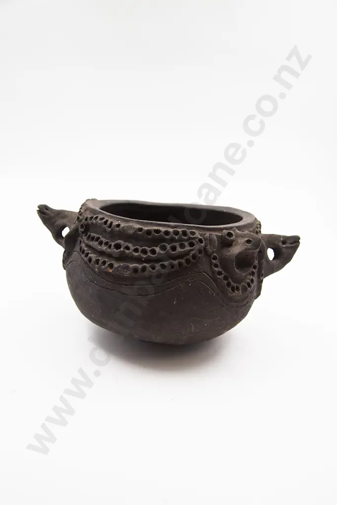 A Papua New Guinea Kombio (Feast Bowl) Image 1++