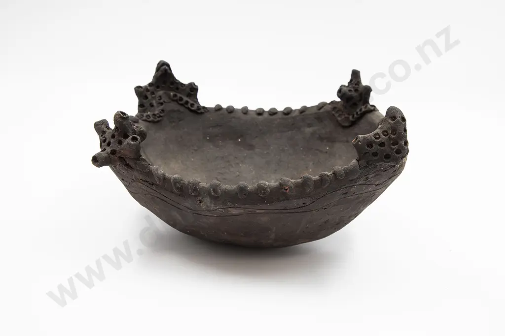 A Ceremonial Food Bowl From Papua New Guinea Image 1++