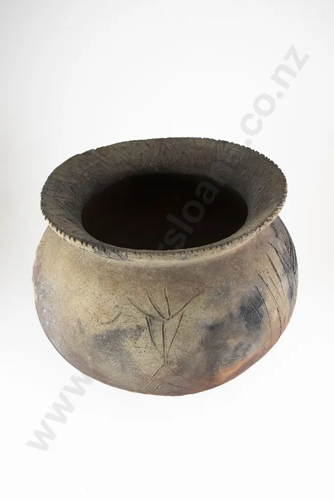 A Large Uro (Cooking Pot) From Papua New Guinea Image 1++