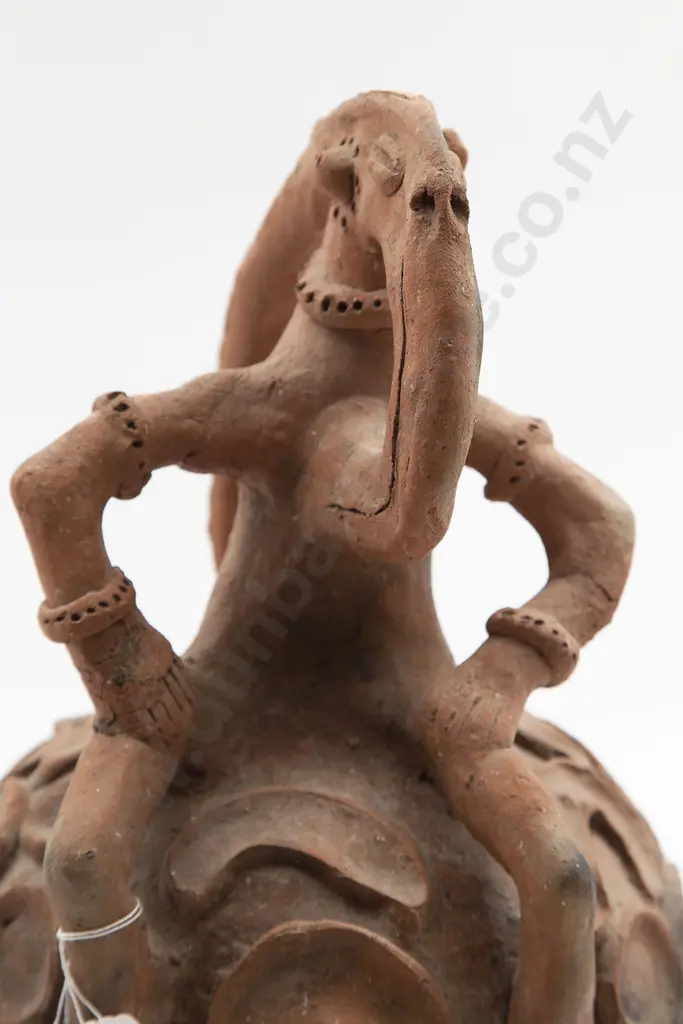 A Papua New Guinea Roof Gable Figure Image 1++