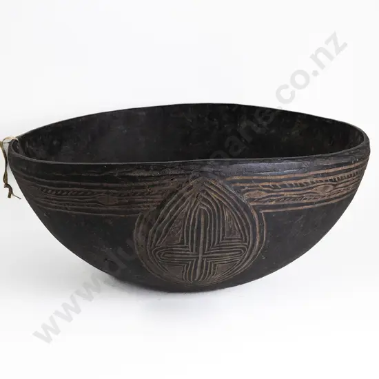 Papua New Guinea Sepik River Feast Bowl With Cruciform Decoration