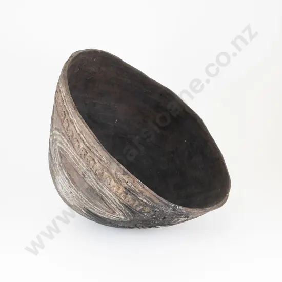A Papua New Guinea Cooking Pot With Incised Pigmented Decoration