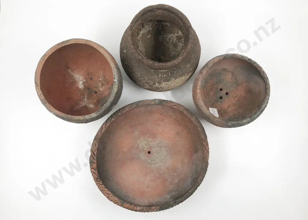 Four Papua New Guinea Cooking Pots Image 1++
