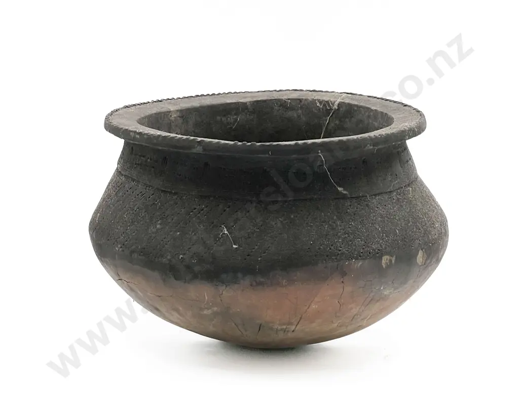 A Papua New Guinea Raku Fired Cooking Pot Image 1++