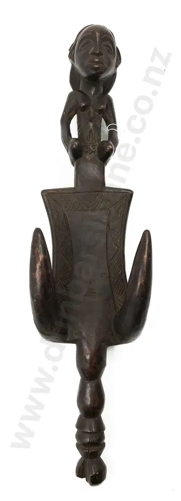 Luba Bow Holder Image 1++