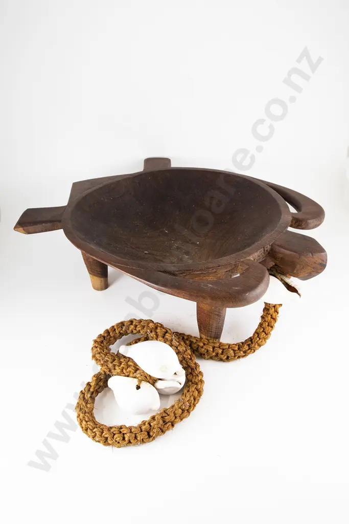 A Fijian Kava Bowl In The Shape Of a Turtle Image 1++