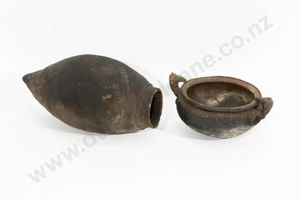 A Papua New Guinea Peka Cooking Pot And A Raku Fired Pot Image 1++