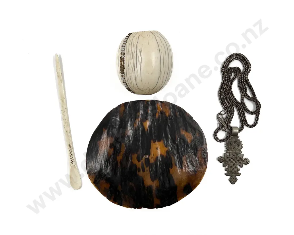 An African Archers Ivory Thumb Ring Image 1++