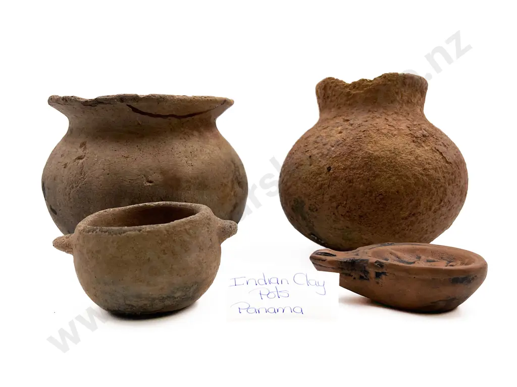 Three Clay Pots And An Oil Lamp From Panama Image 1++