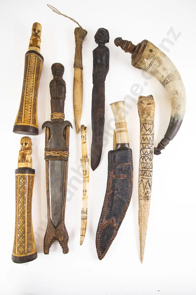 An Assortment Of Tribal Bladed Items And Medicine Containers (15 Pieces) Image 1++