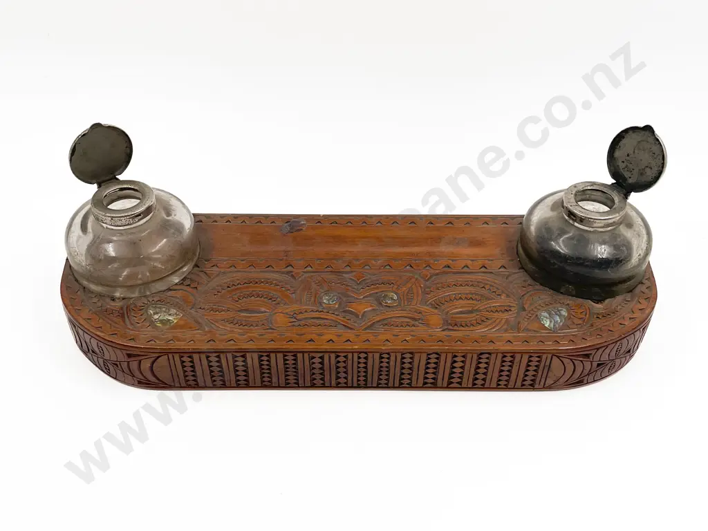 Carved Maori Desk-Top Inkwell Image 1++