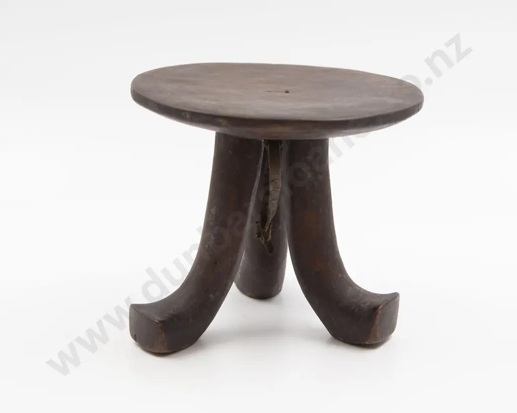 A Karamajong Seat/Headrest Image 1++