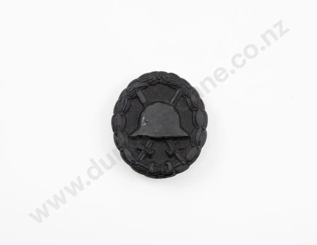 WWI German Japanned Tin Wound Badge Image 1++