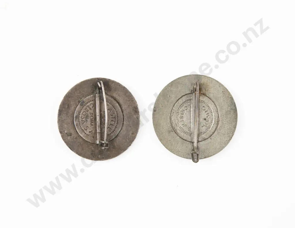 Two WWII Italian Badges Image 1++