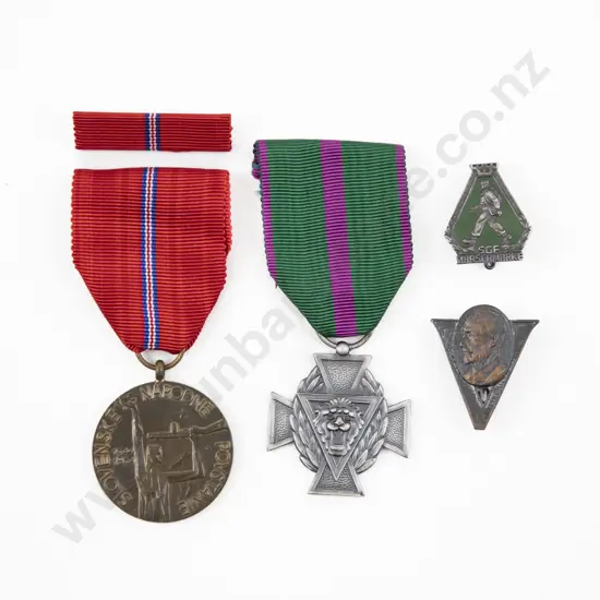 Czech Military Medal Slovenske Narodne Povstanie other medal and two pins