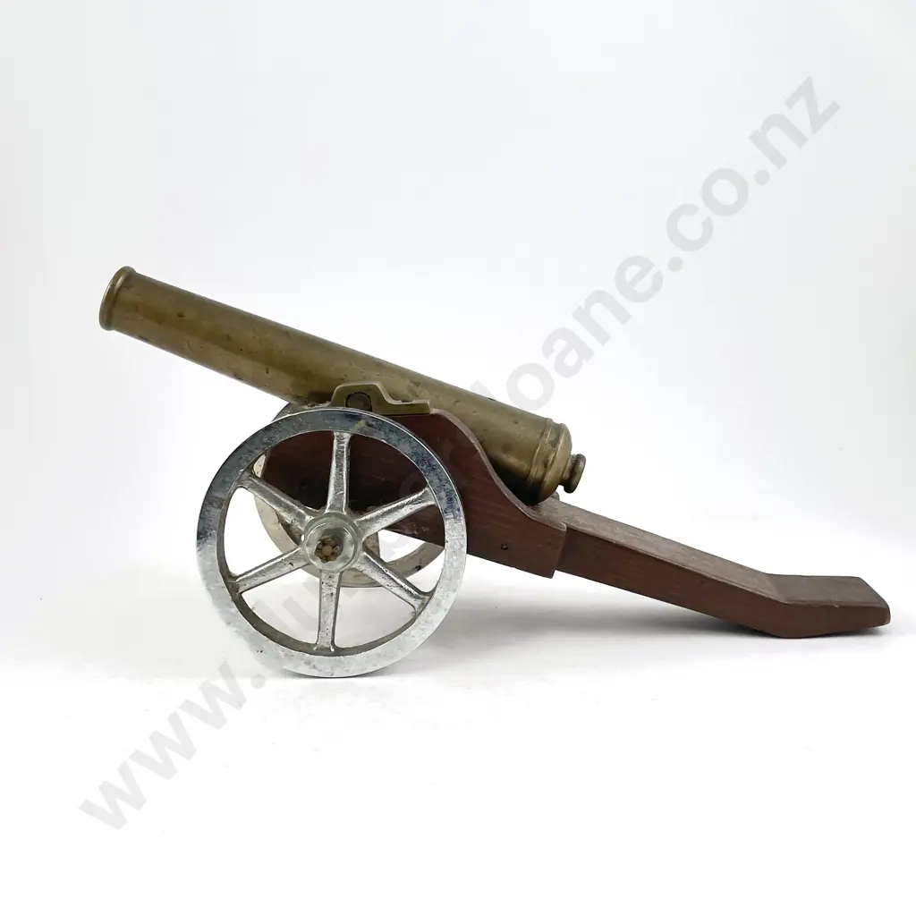 Brass Model of a Canon Image 1++