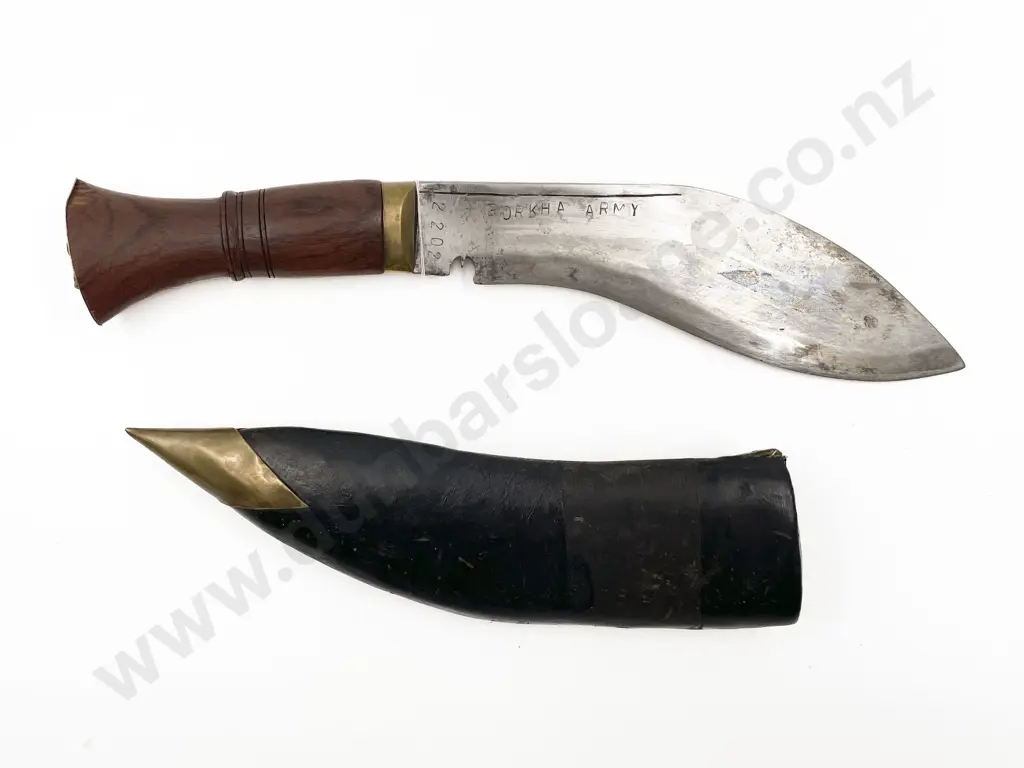 Kukri Knife with Leather Sheath Image 1++