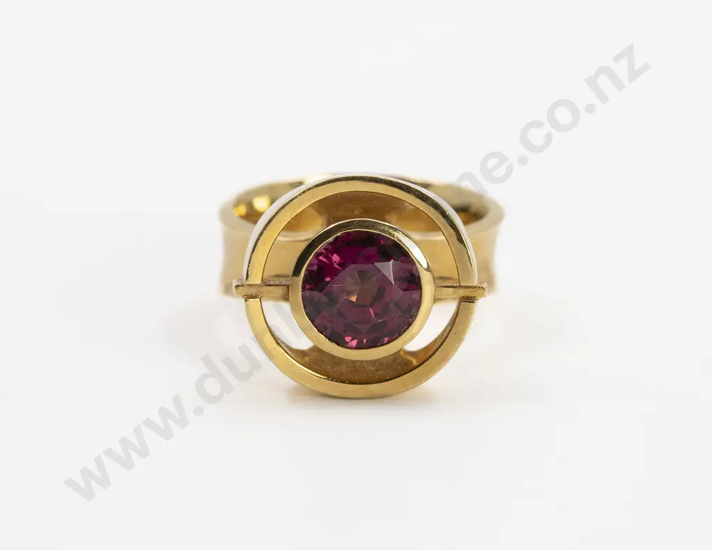 NZ Jeweller Kobi Bosshard 18ct Single Amethyst Ring Image 1++