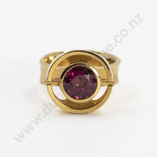 NZ Jeweller Kobi Bosshard 18ct Single Amethyst Ring