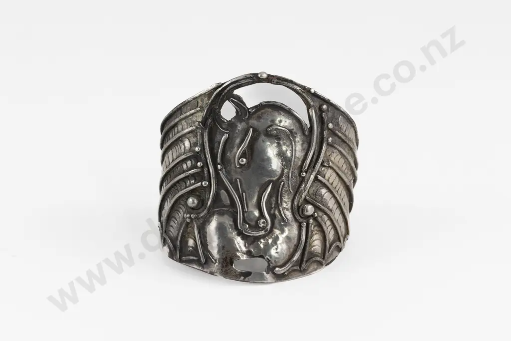 NZ  Silver Edith E Morris Image 1++