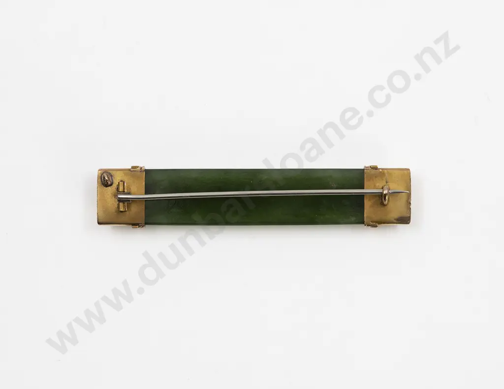 Large Unmarked NZ 9ct Gold Mounted Greenstone Bar Brooch Image 1++