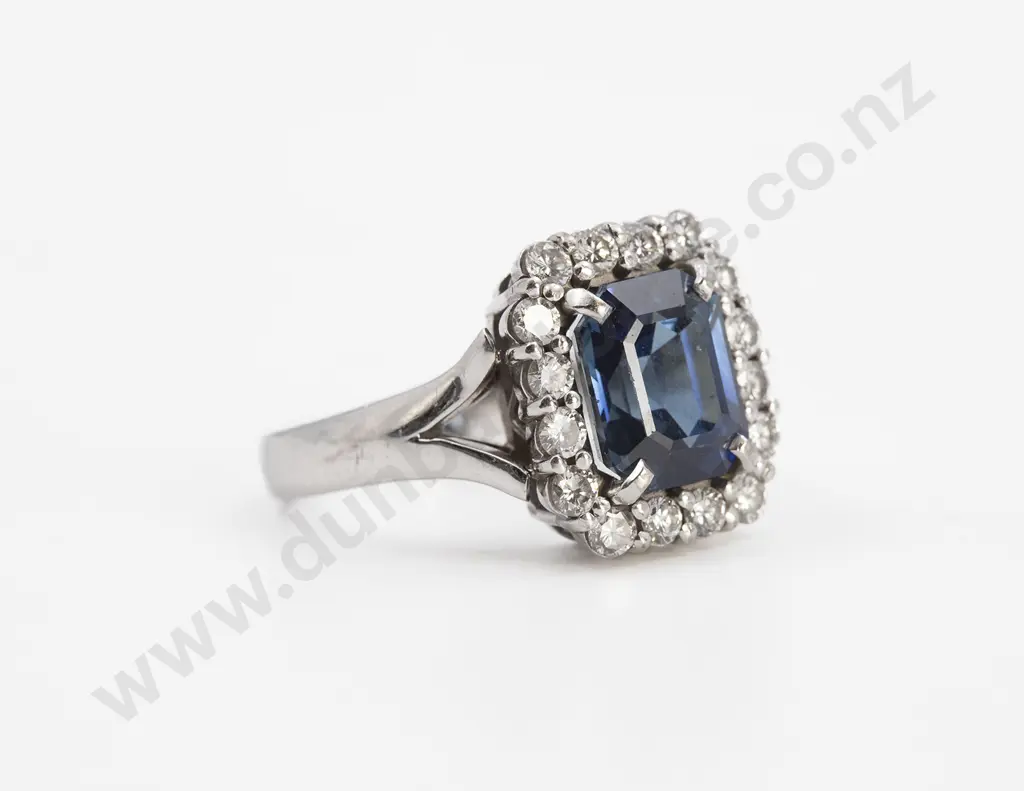 18ct White Gold 17stone Sapphire and Diamond Cluster Ring Image 1++