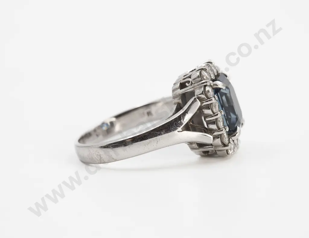 18ct White Gold 17stone Sapphire and Diamond Cluster Ring Image 1++