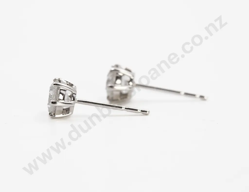 Pair 14ct White Gold Single Diamond Stud Earrings Image 1++
