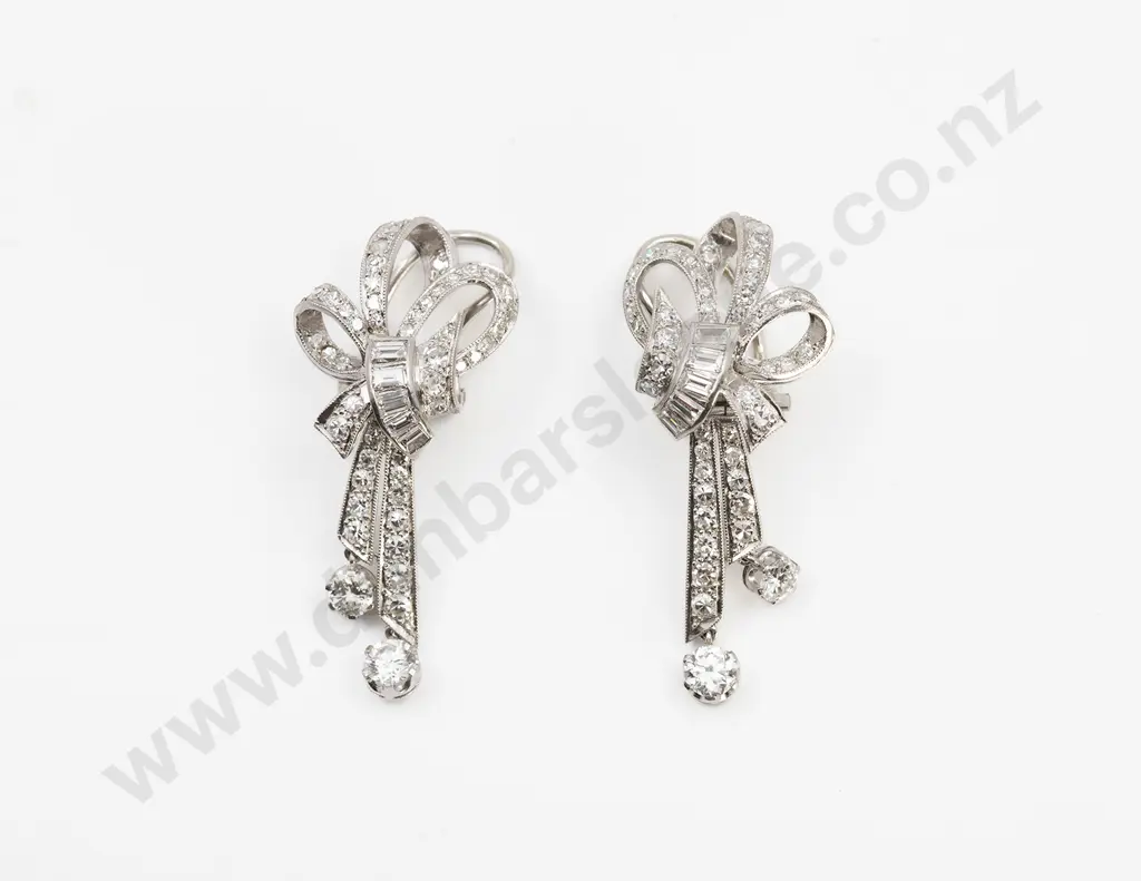 Pair 18ct White Gold Diamond Spray Pendant Earrings Image 1++