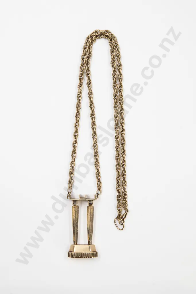 9ct Temple Gate Pendant Image 1++