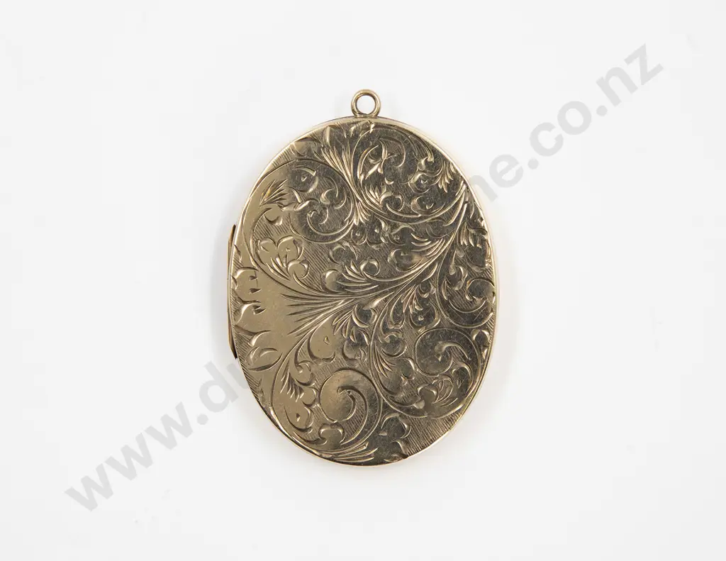 Large 9ct Oval Photo Locket Image 1++