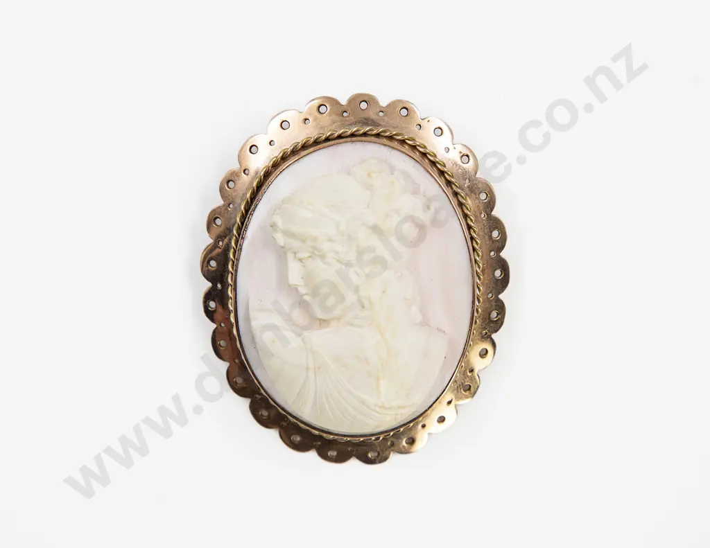 Large Early C20th 9ct Framed Cameo Brooch Image 1++