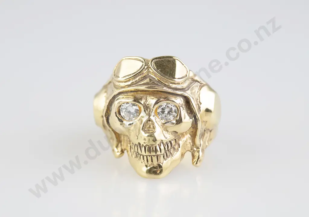 18ct Gents Skull Two Diamond Dress Ring Image 1++